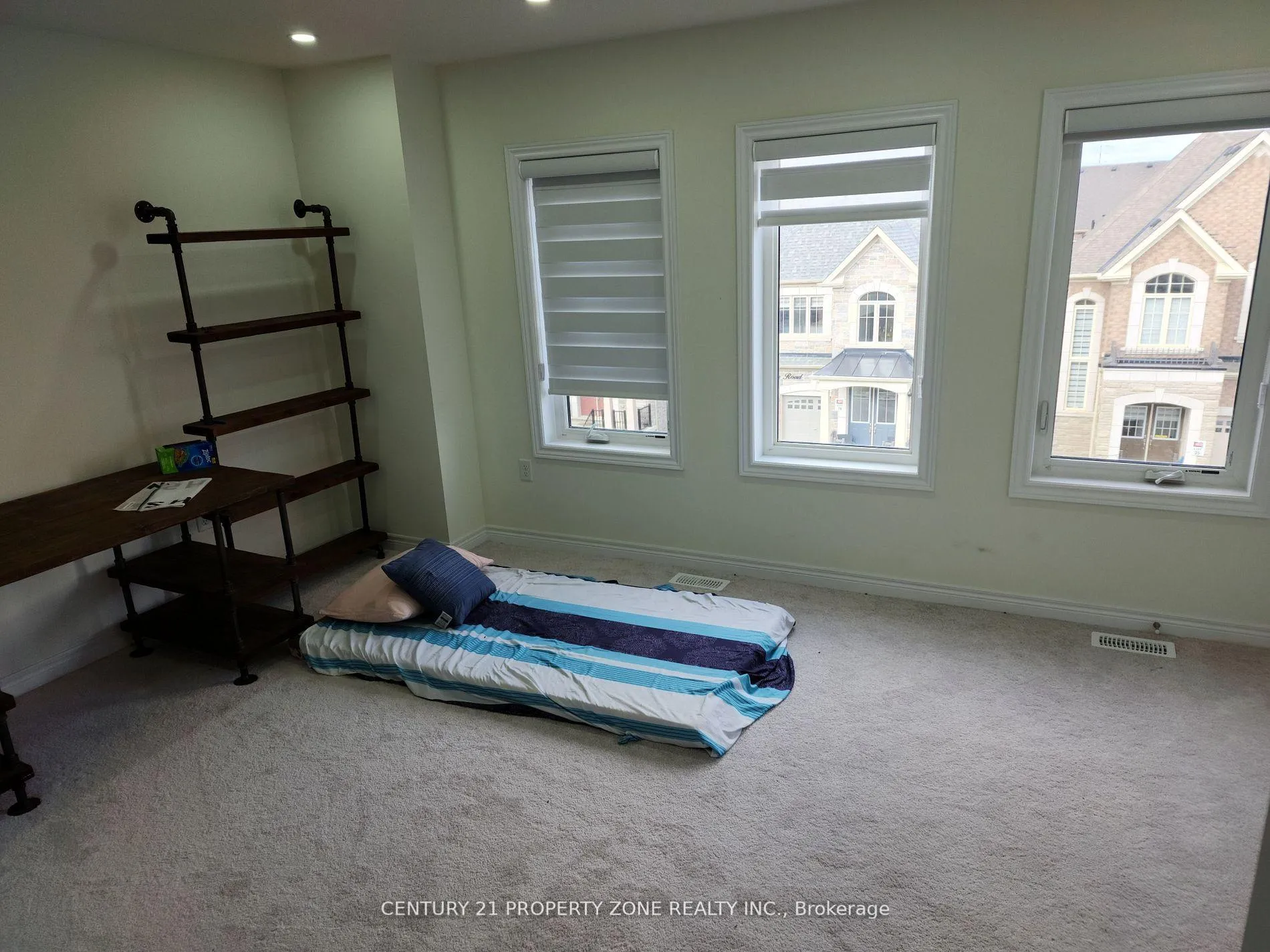 Photo 15 of 13 Junior Road, Brampton, Northwest Brampton — HOMEH