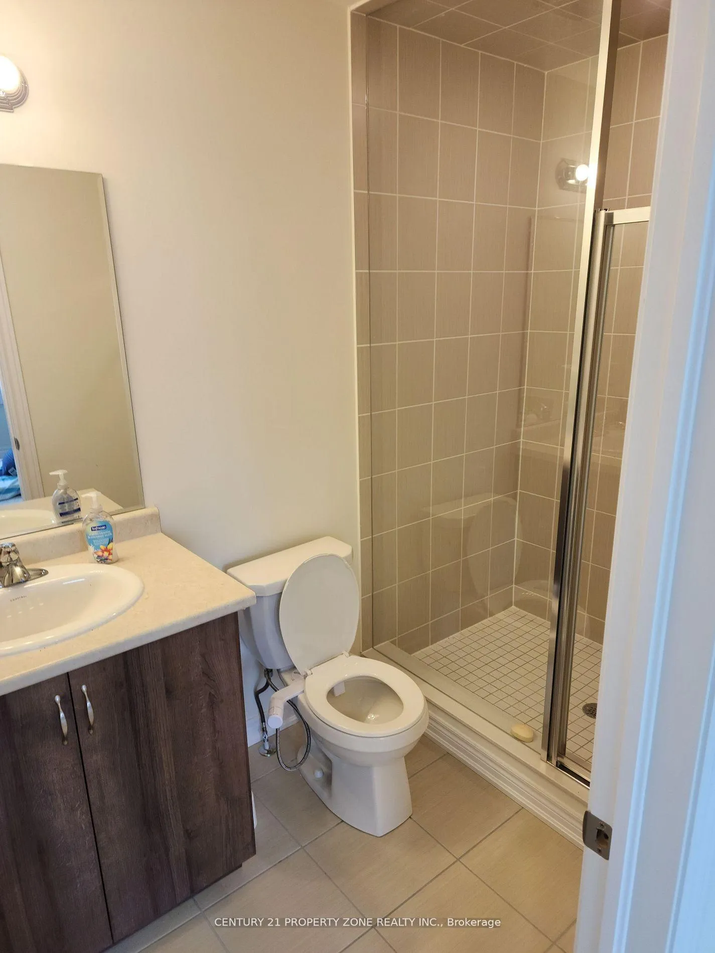 Photo 16 of 13 Junior Road, Brampton, Northwest Brampton — HOMEH