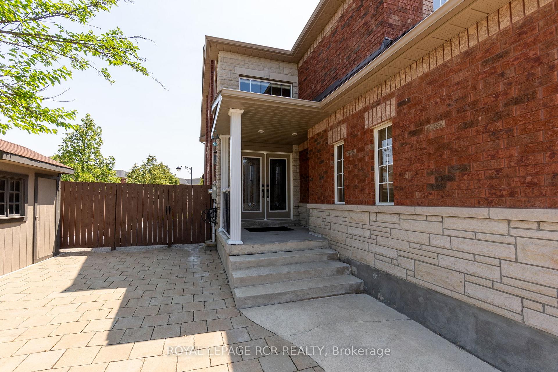Photo 3 of 20 Boltonview Crescent, Caledon, Bolton West — HOMEH