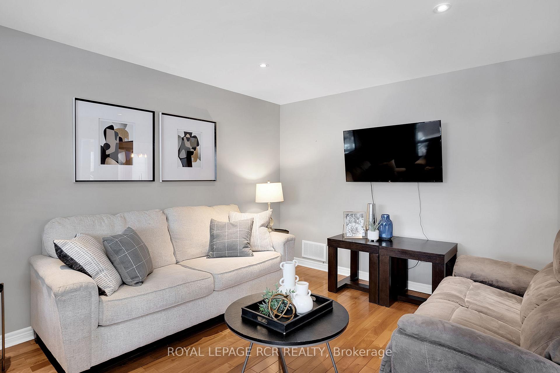 Photo 10 of 20 Boltonview Crescent, Caledon, Bolton West — HOMEH