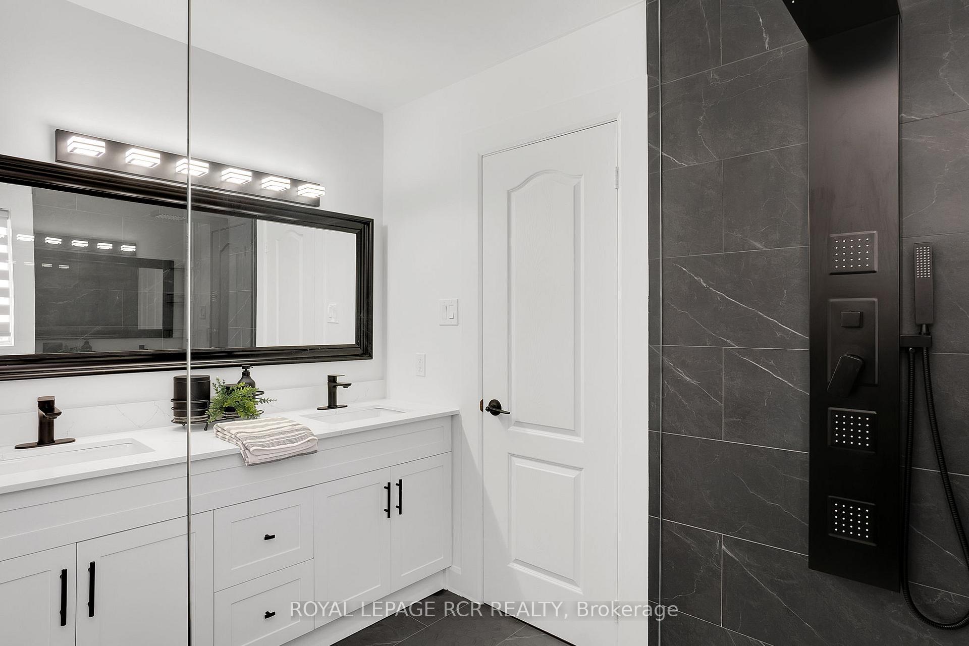 Photo 16 of 20 Boltonview Crescent, Caledon, Bolton West — HOMEH