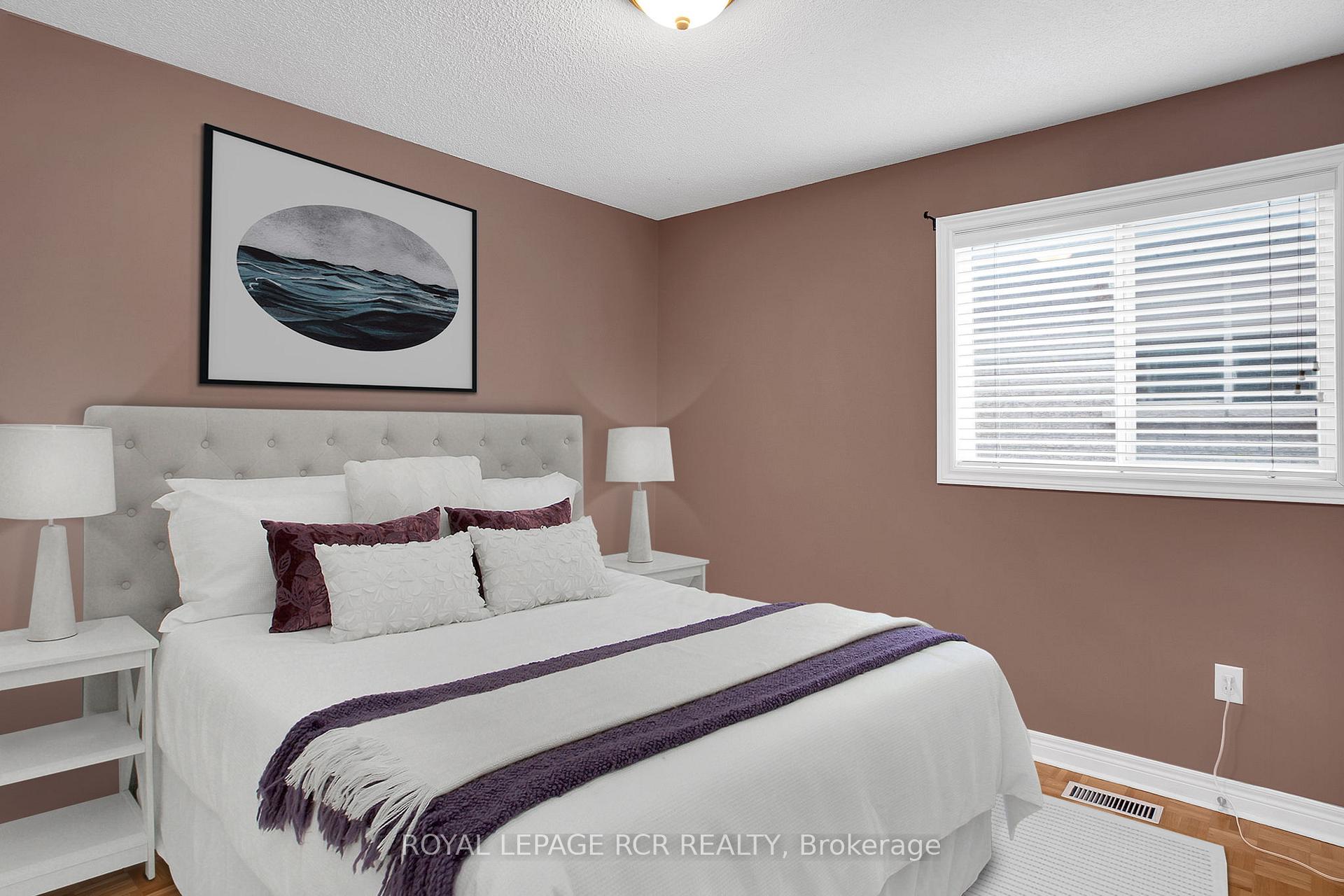 Photo 17 of 20 Boltonview Crescent, Caledon, Bolton West — HOMEH