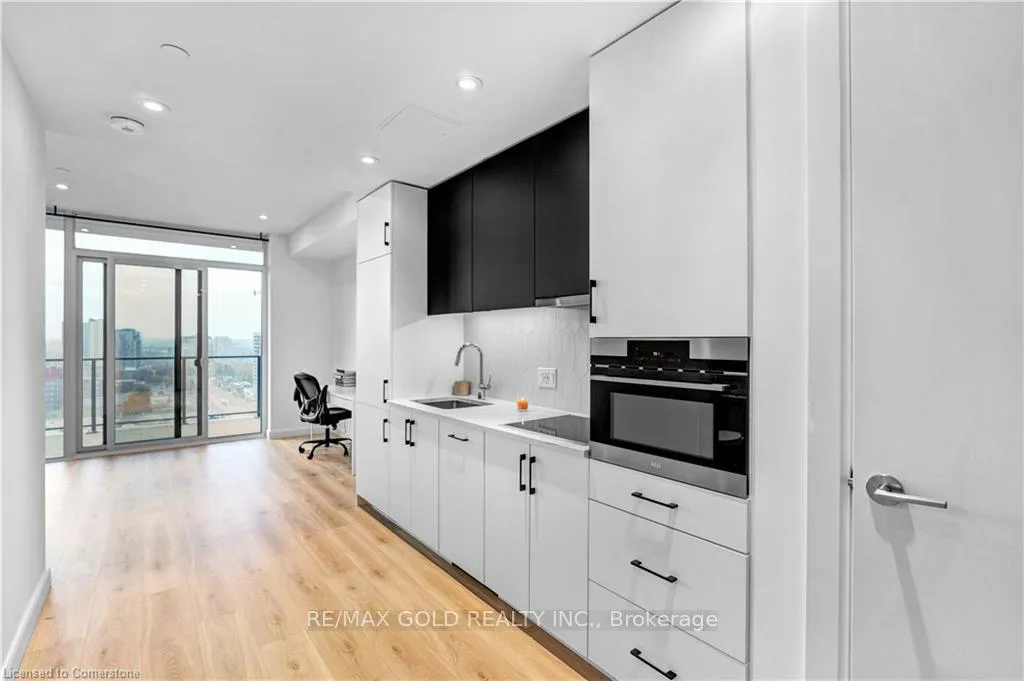 Photo 6 of Unit 1509, 741 King Street W, Kitchener — HOMEH