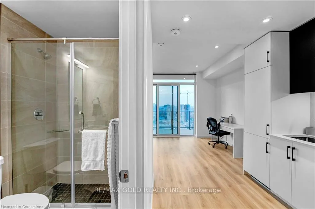 Photo 8 of Unit 1509, 741 King Street W, Kitchener — HOMEH