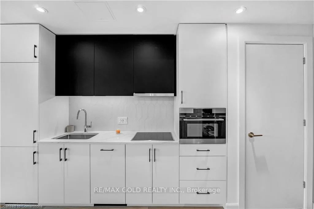 Photo 10 of Unit 1509, 741 King Street W, Kitchener — HOMEH
