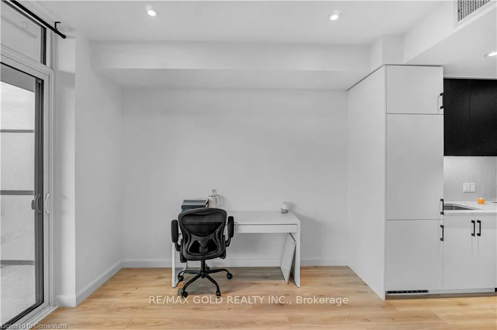 Photo 11 of Unit 1509, 741 King Street W, Kitchener — HOMEH