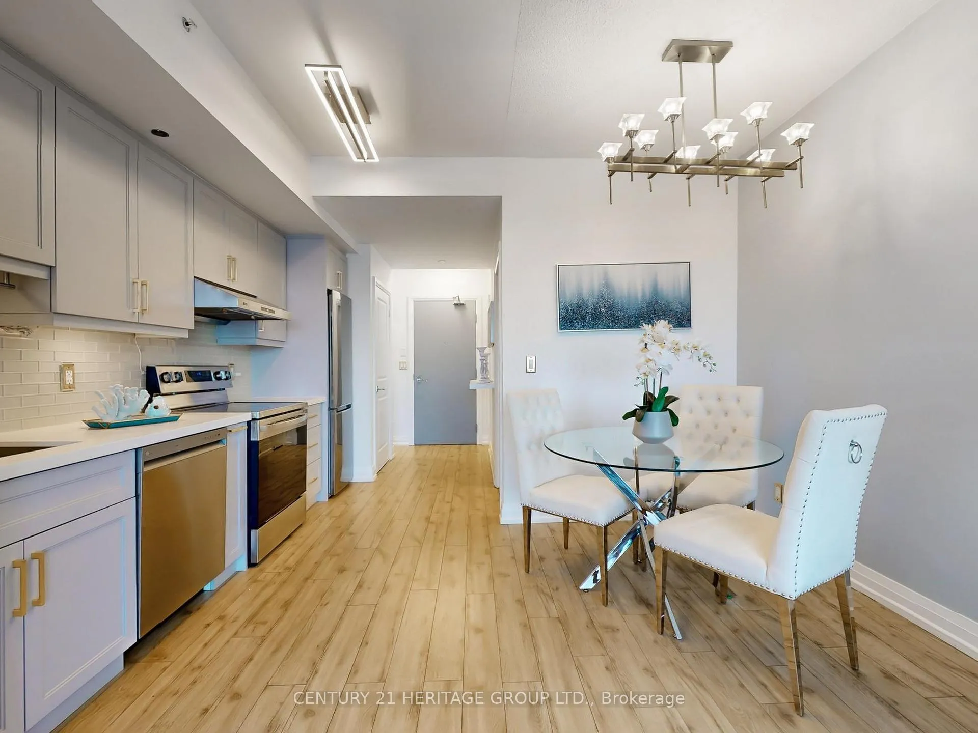 Photo 15 of Unit PH105, 7165 Yonge Street, Markham, Grandview — HOMEH