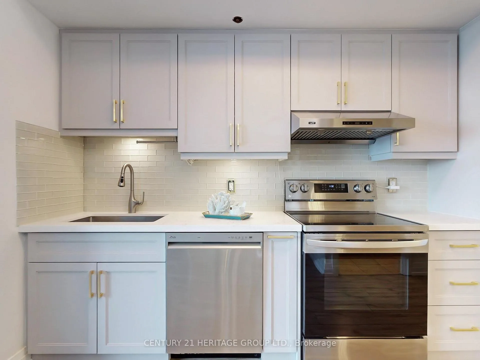 Photo 19 of Unit PH105, 7165 Yonge Street, Markham, Grandview — HOMEH