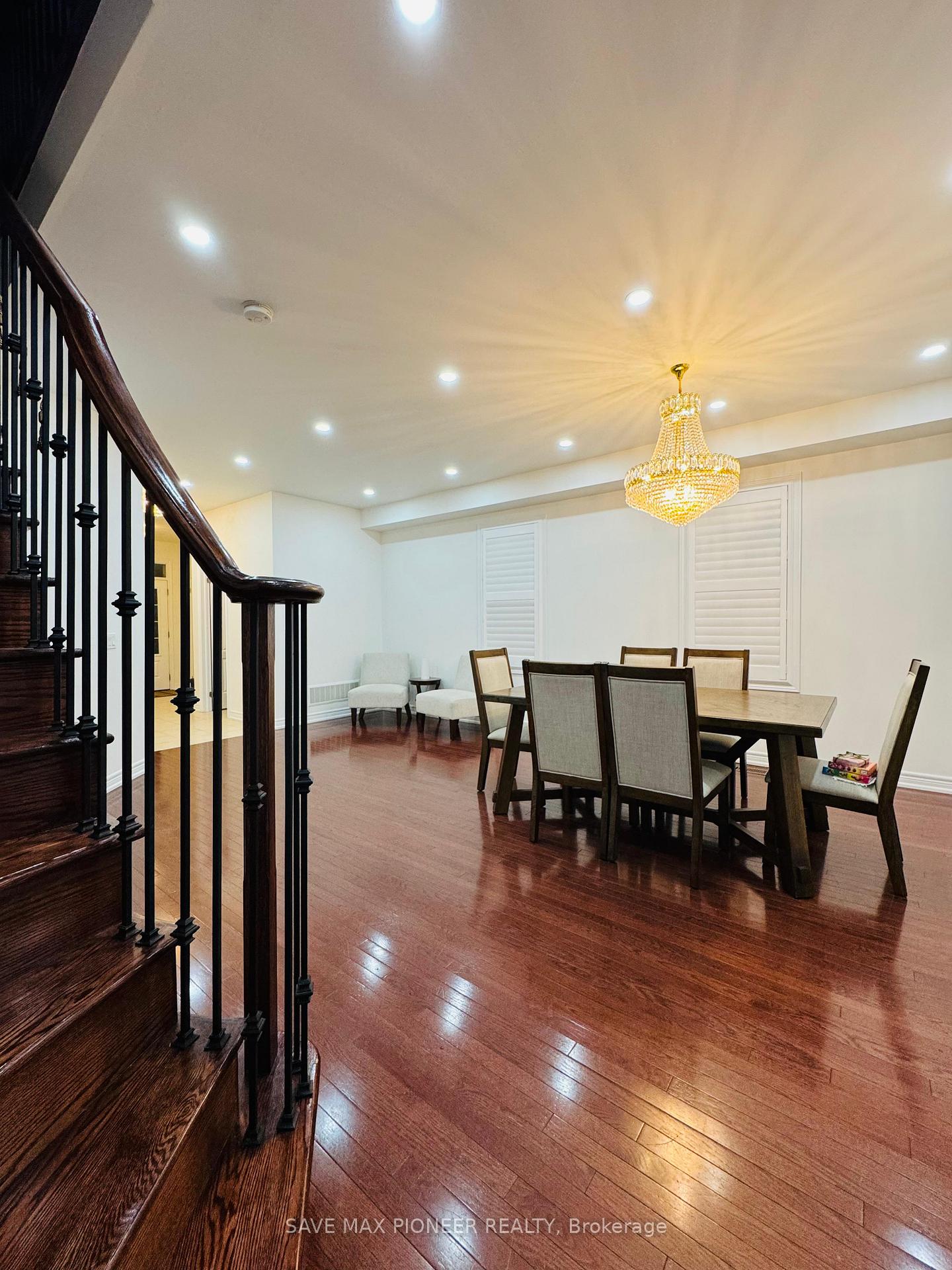 Photo 3 of 16 Mcechearn Crescent E, Caledon, Rural Caledon — HOMEH