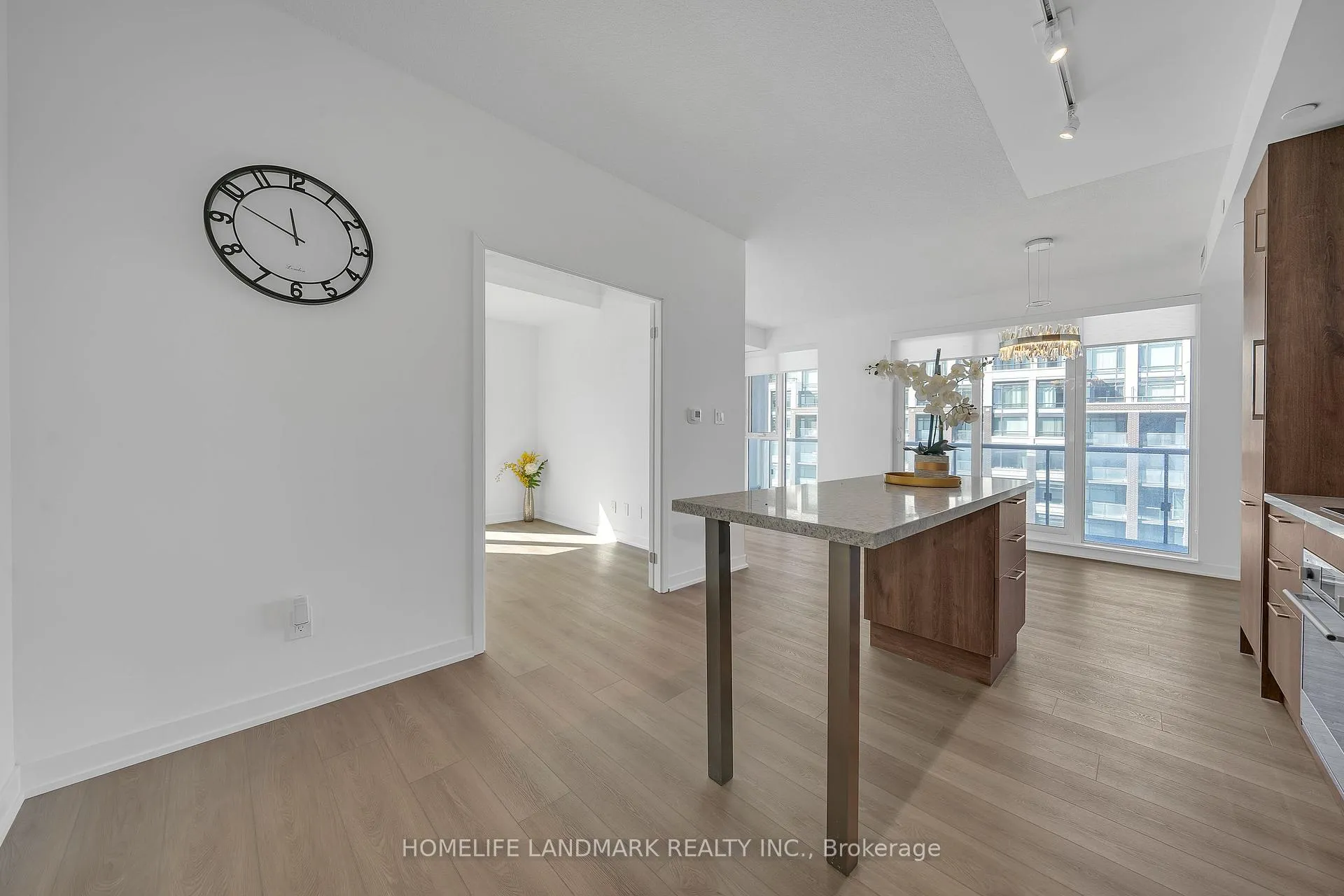 Photo 10 of Unit 903, 292 Verdale Crossing, Markham, Unionville — HOMEH
