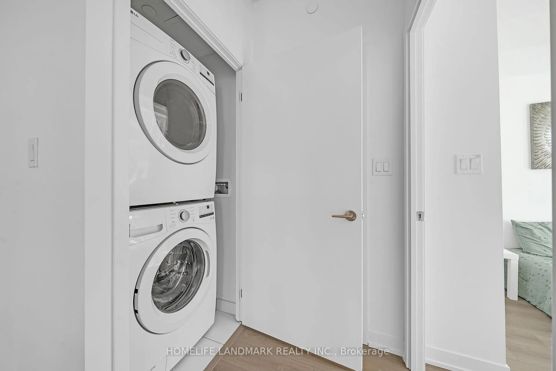 Photo 18 of Unit 903, 292 Verdale Crossing, Markham, Unionville — HOMEH