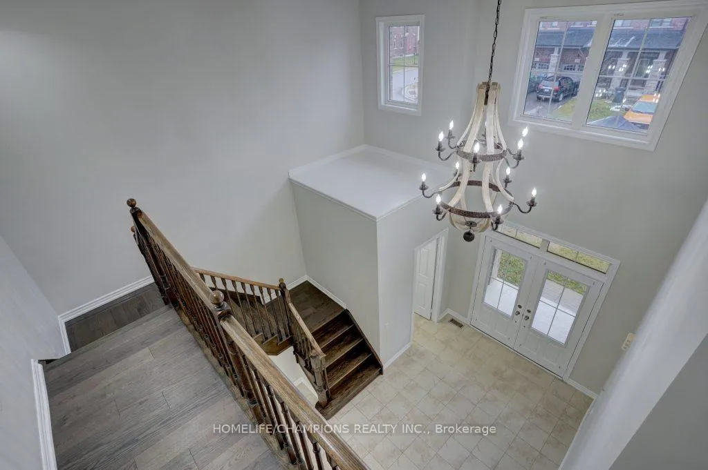 Photo 3 of 102 Benadir Avenue, Caledon, Rural Caledon — HOMEH