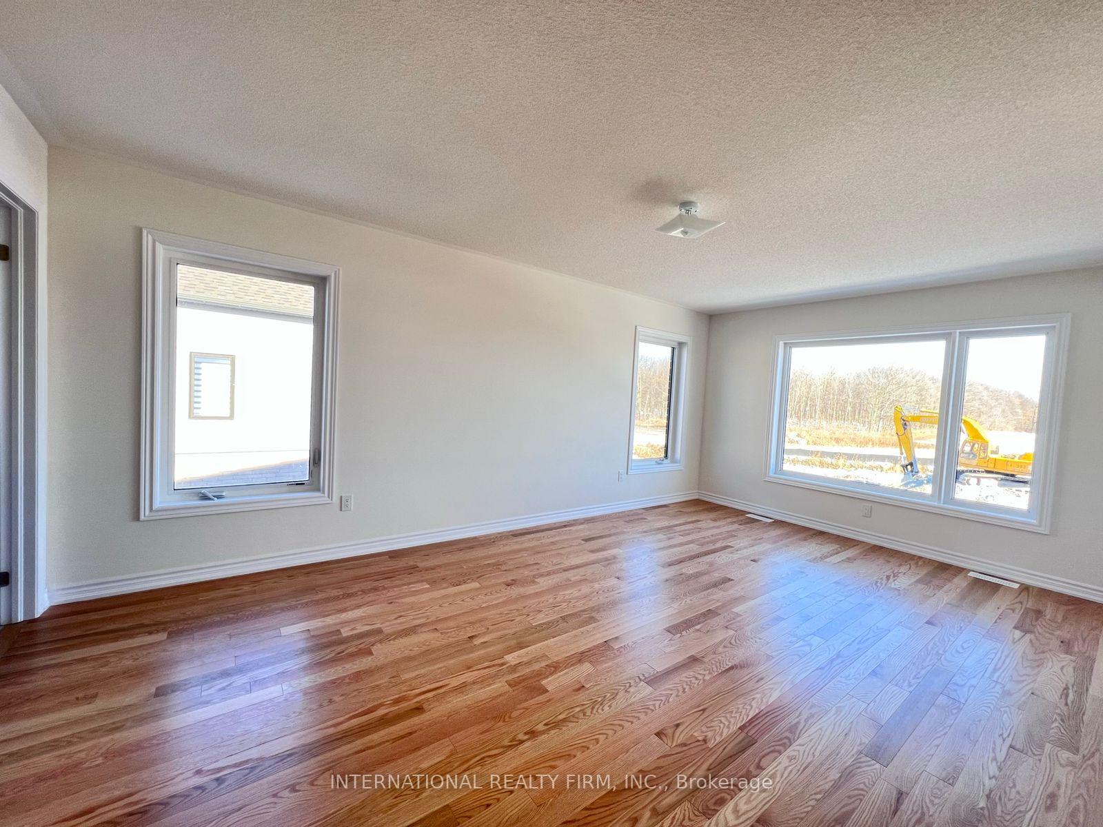 Photo 13 of 8 Zaba Road, Barrie, Rural Barrie Southeast — HOMEH