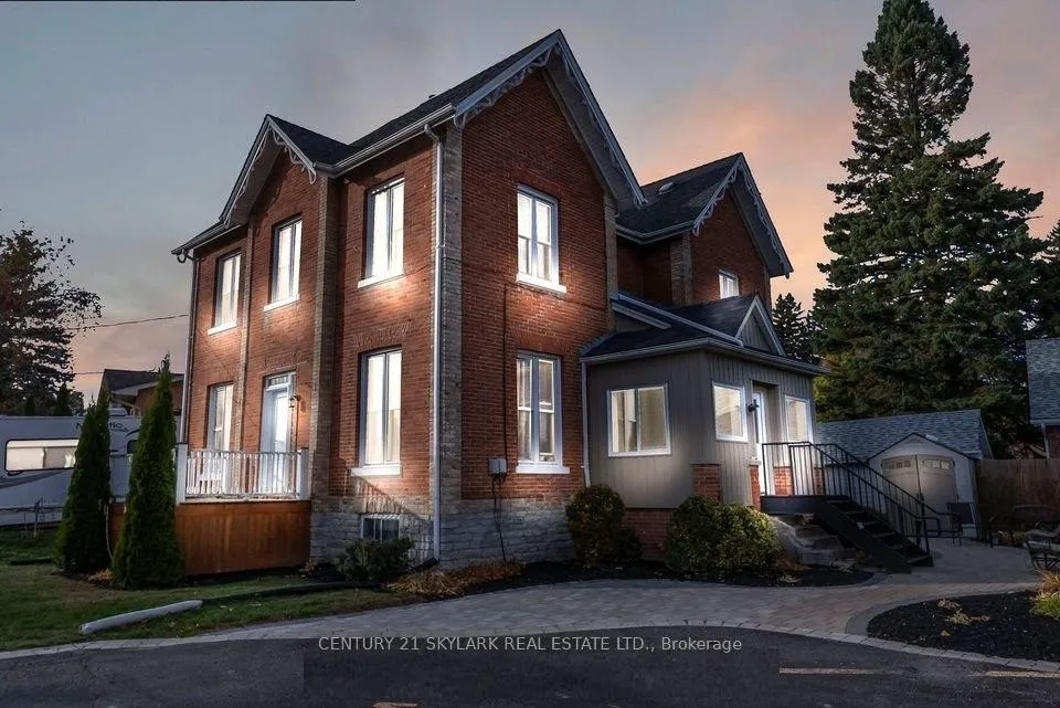 Photo 1 of Unit 2, 8 Wellington Street, Clarington, Bowmanville — HOMEH