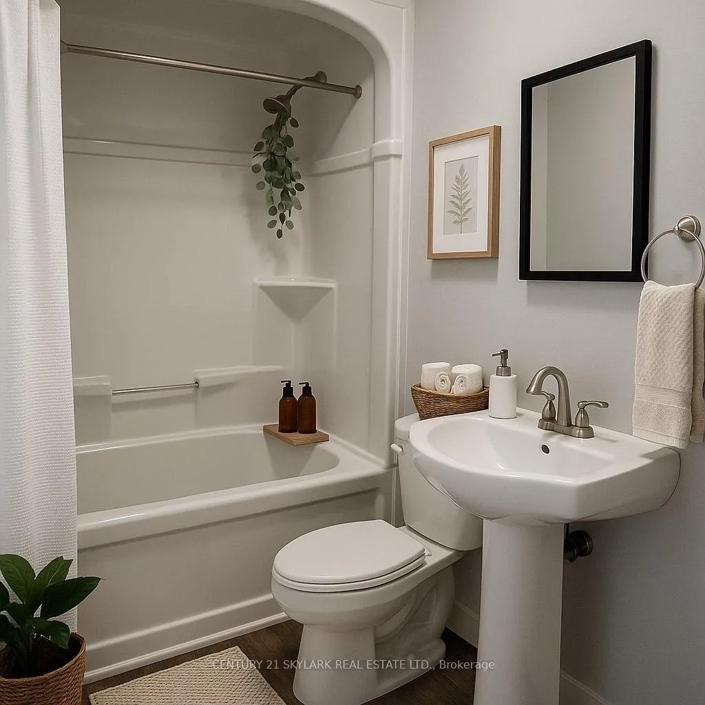 Photo 7 of Unit 2, 8 Wellington Street, Clarington, Bowmanville — HOMEH
