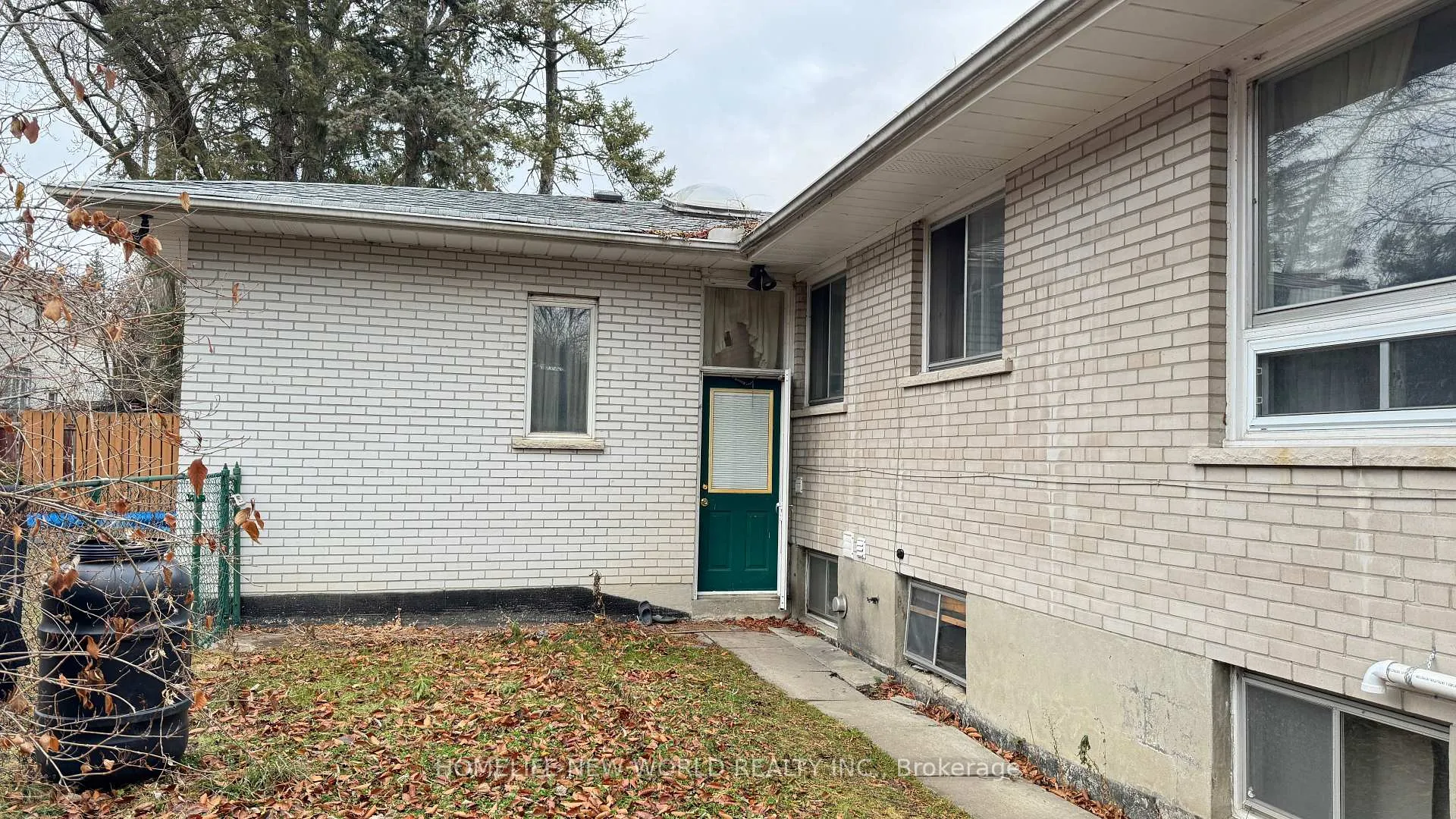 Photo 3 of 186 Henderson Avenue, Markham, Thornhill — HOMEH