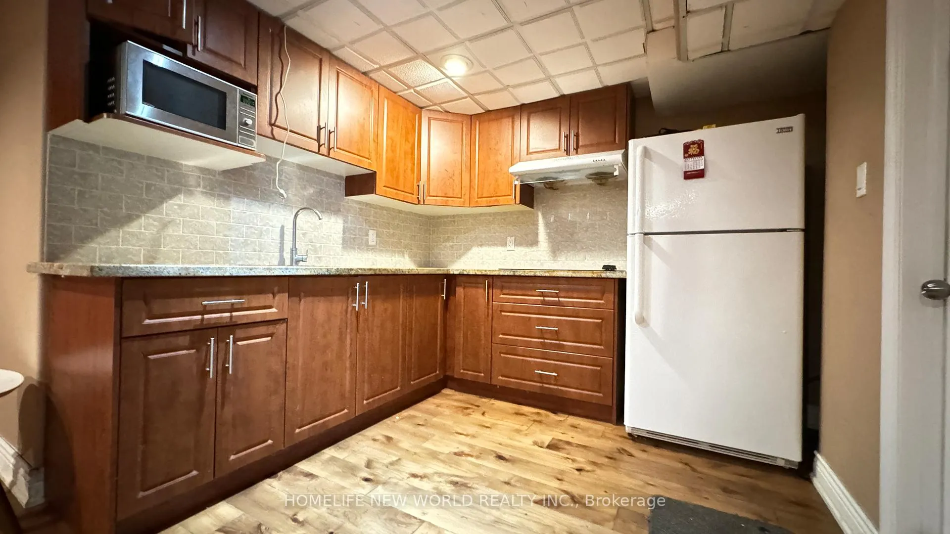 Photo 5 of 186 Henderson Avenue, Markham, Thornhill — HOMEH