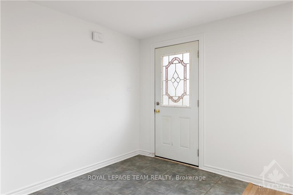 Photo 4 of 721 Bayview Drive, Ottawa, Constance Bay — HOMEH