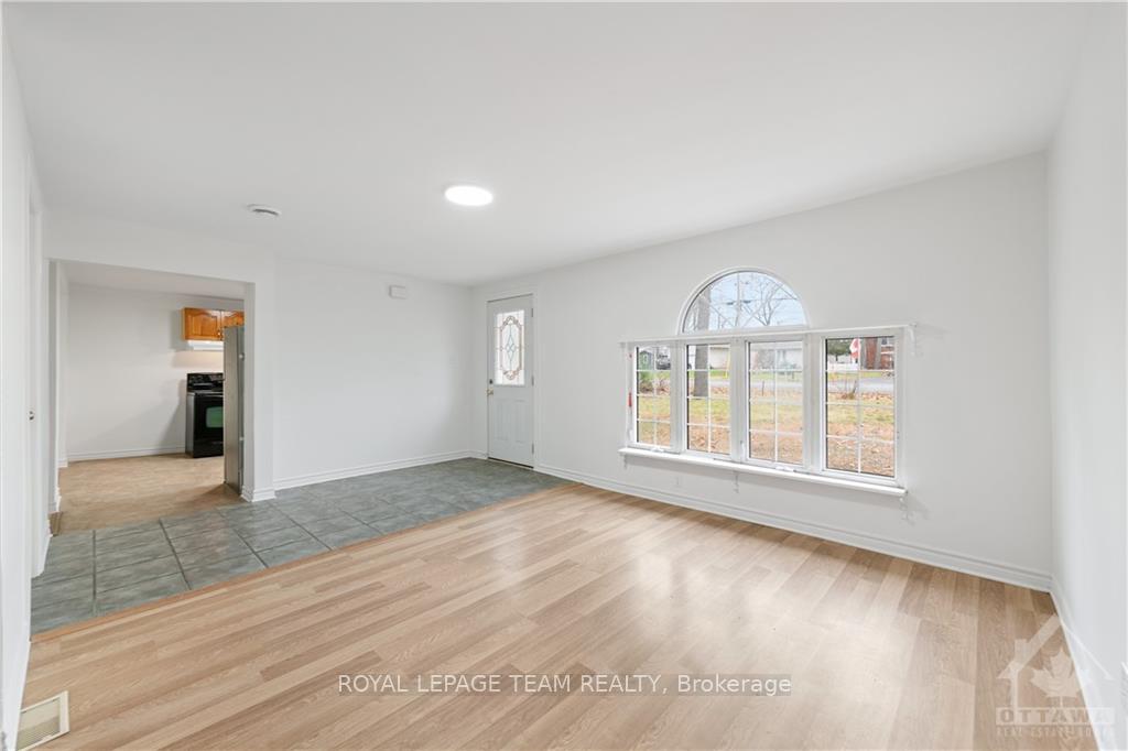 Photo 7 of 721 Bayview Drive, Ottawa, Constance Bay — HOMEH