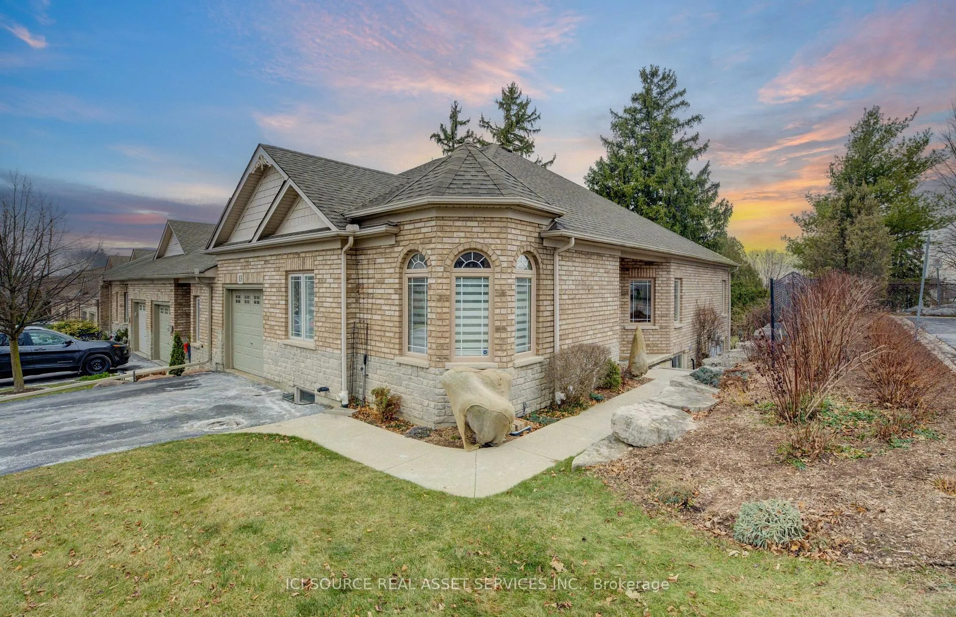 Front of Unit 13, 10 Cobblestone Drive