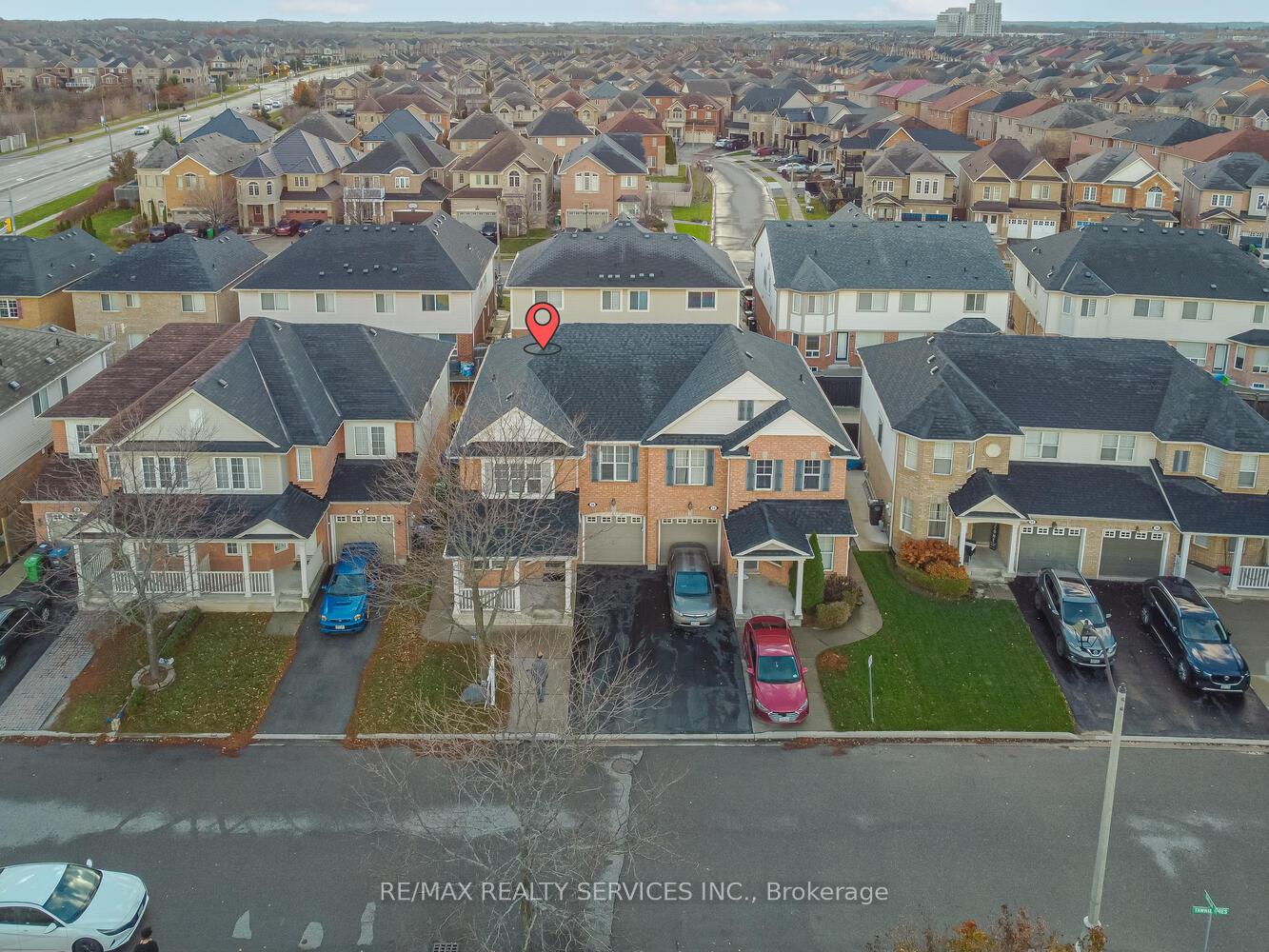 Photo 4 of 36 Tawnie Crescent, Brampton, Credit Valley — HOMEH