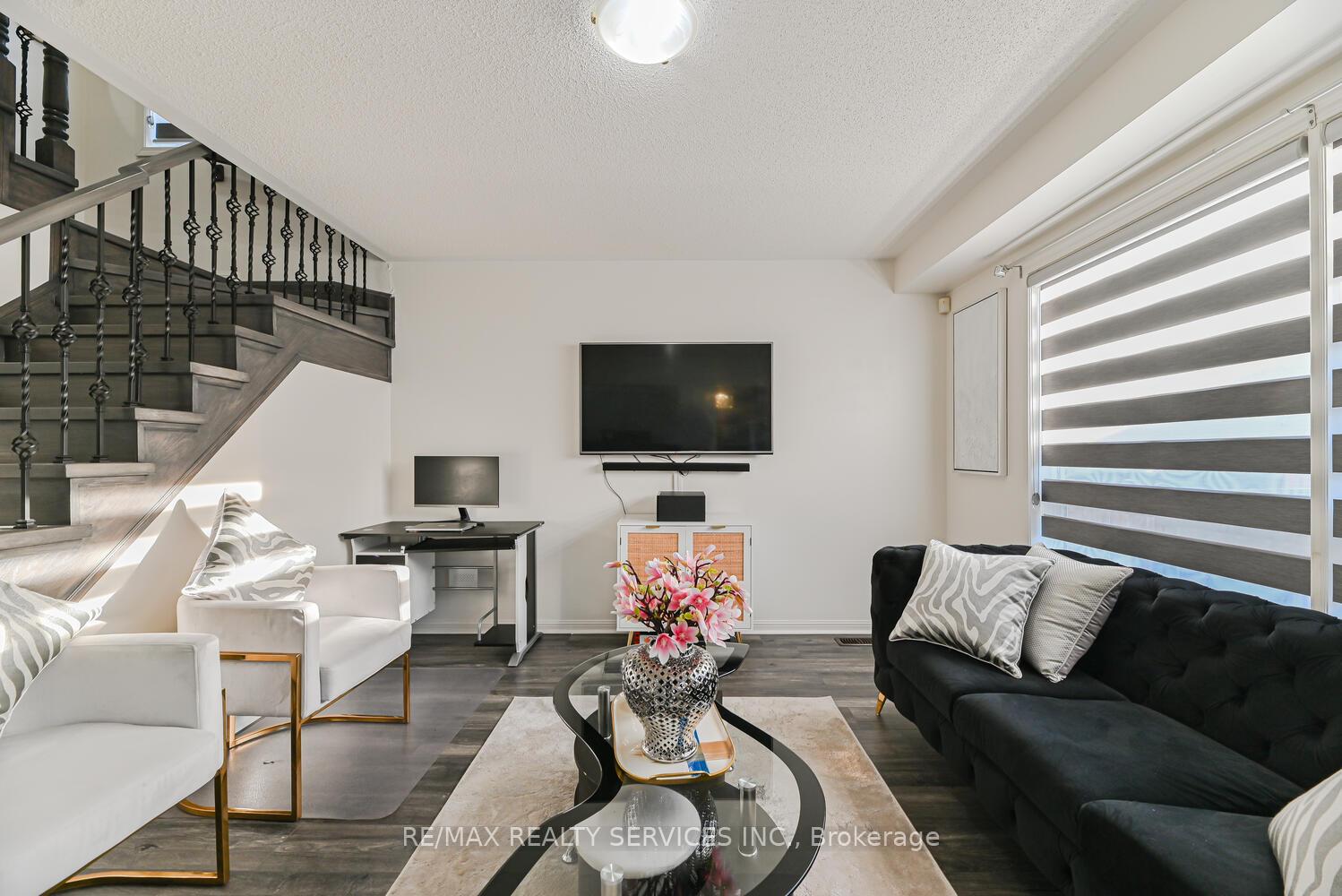 Photo 12 of 36 Tawnie Crescent, Brampton, Credit Valley — HOMEH
