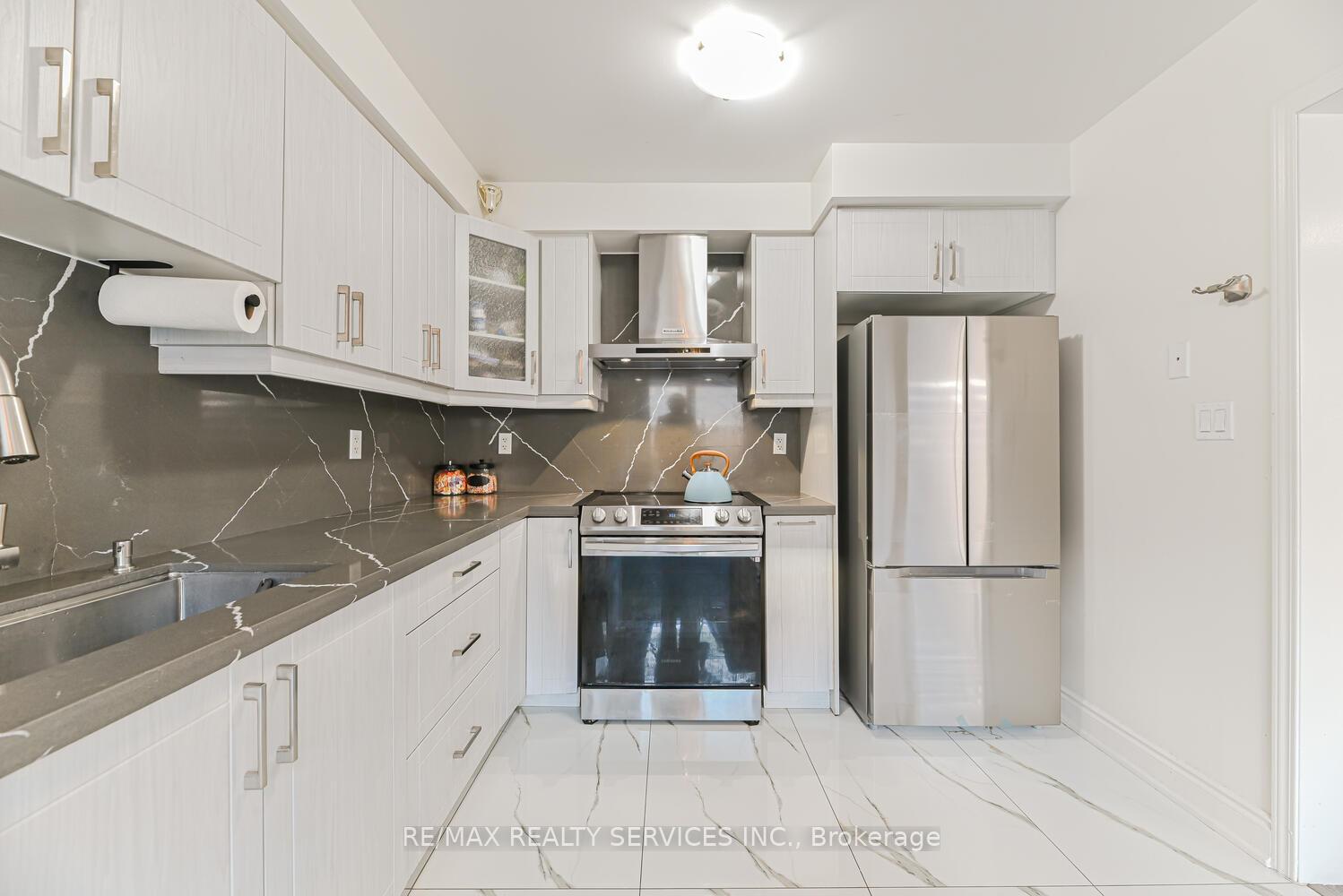 Photo 17 of 36 Tawnie Crescent, Brampton, Credit Valley — HOMEH