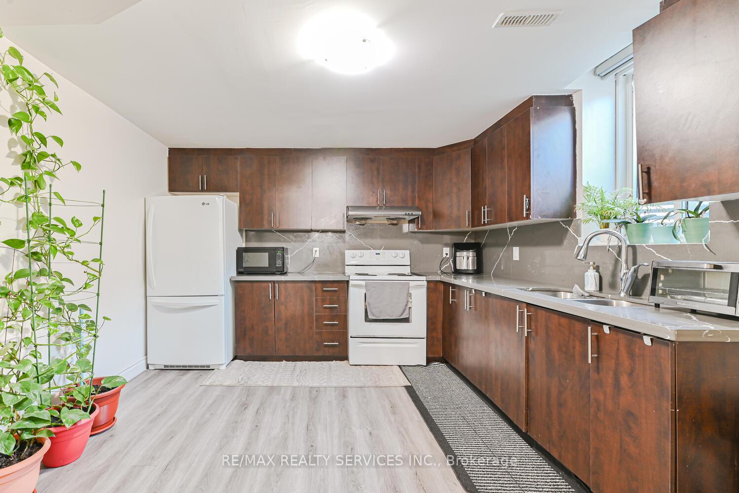 Photo 38 of 36 Tawnie Crescent, Brampton, Credit Valley — HOMEH
