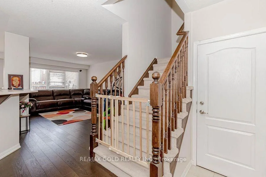 Photo 6 of 81 Bleasdale Avenue, Brampton, Northwest Brampton — HOMEH