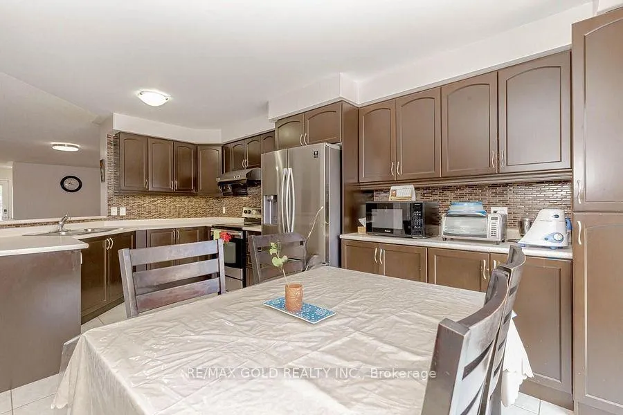 Photo 10 of 81 Bleasdale Avenue, Brampton, Northwest Brampton — HOMEH