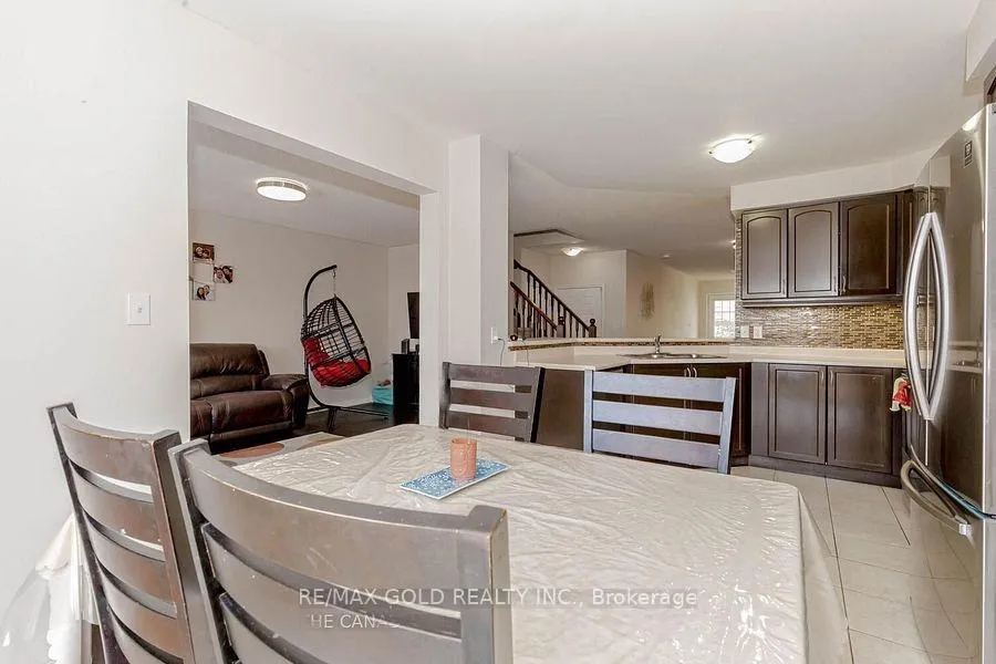 Photo 11 of 81 Bleasdale Avenue, Brampton, Northwest Brampton — HOMEH