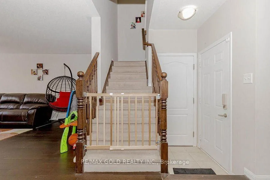Photo 13 of 81 Bleasdale Avenue, Brampton, Northwest Brampton — HOMEH