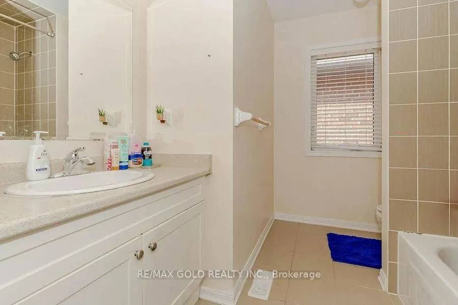 Photo 19 of 81 Bleasdale Avenue, Brampton, Northwest Brampton — HOMEH