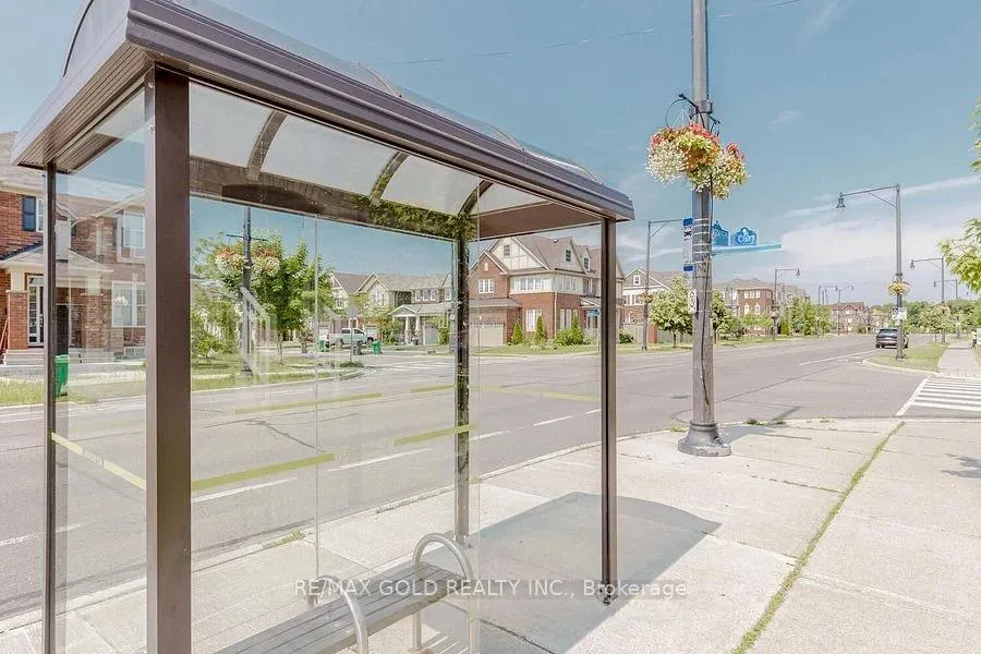 Photo 24 of 81 Bleasdale Avenue, Brampton, Northwest Brampton — HOMEH