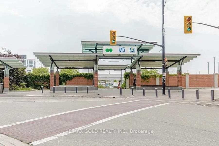 Photo 25 of 81 Bleasdale Avenue, Brampton, Northwest Brampton — HOMEH