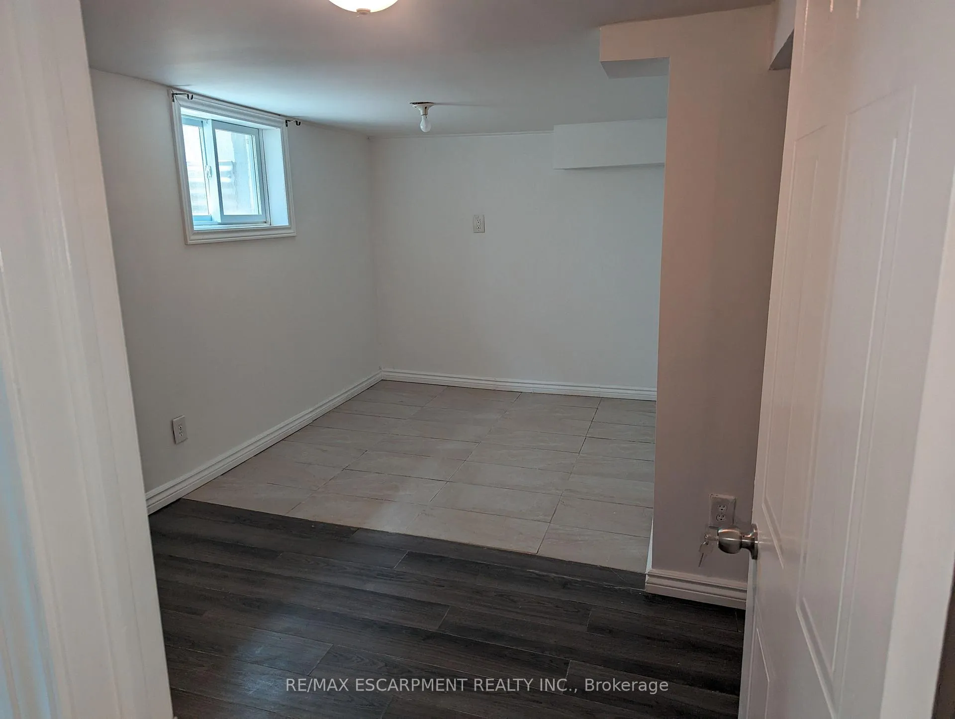 Photo 4 of Unit LOWER, 255 Wallace Avenue S, Welland, Lincoln/Crowland — HOMEH
