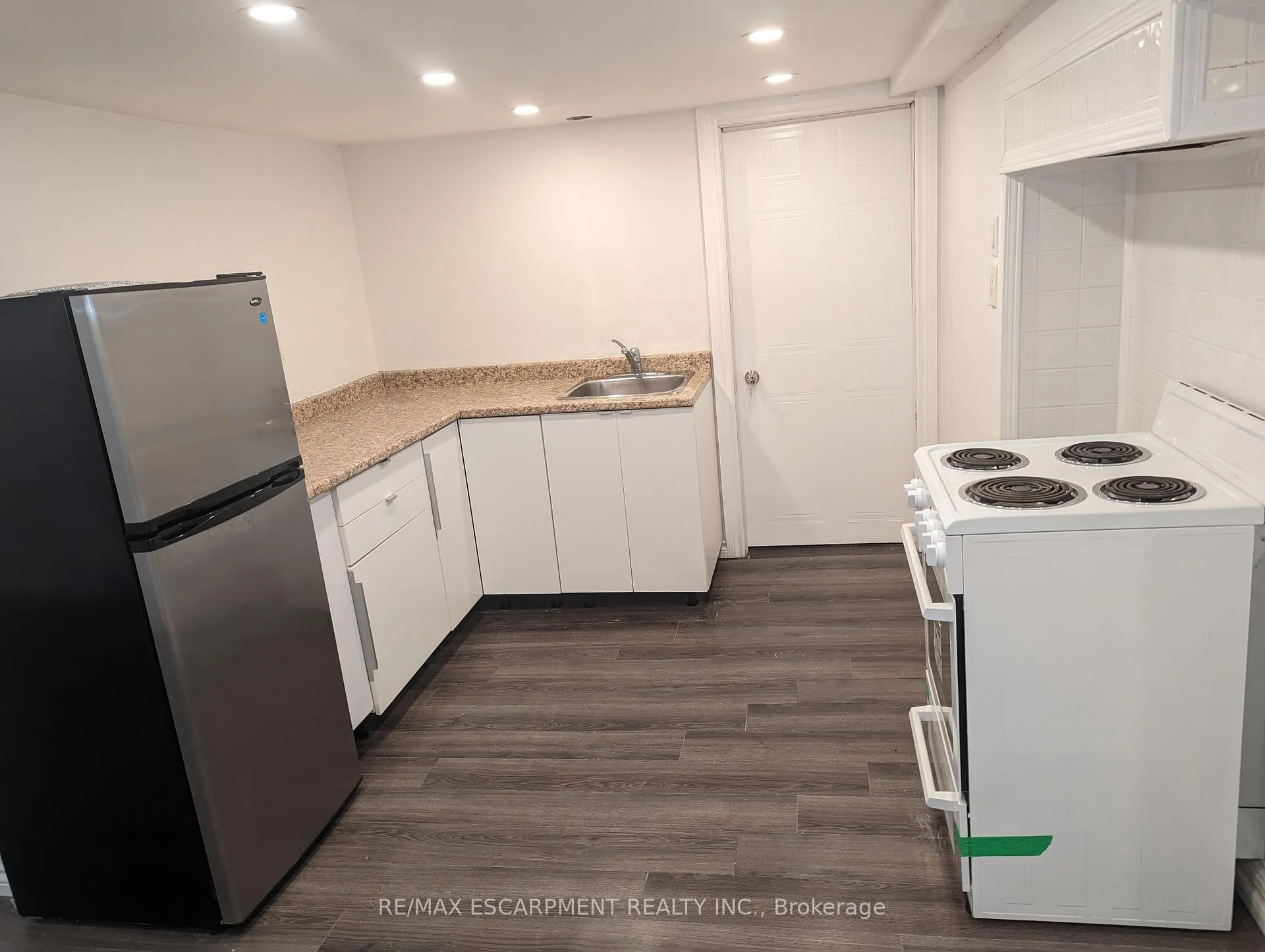 Photo 6 of Unit LOWER, 255 Wallace Avenue S, Welland, Lincoln/Crowland — HOMEH