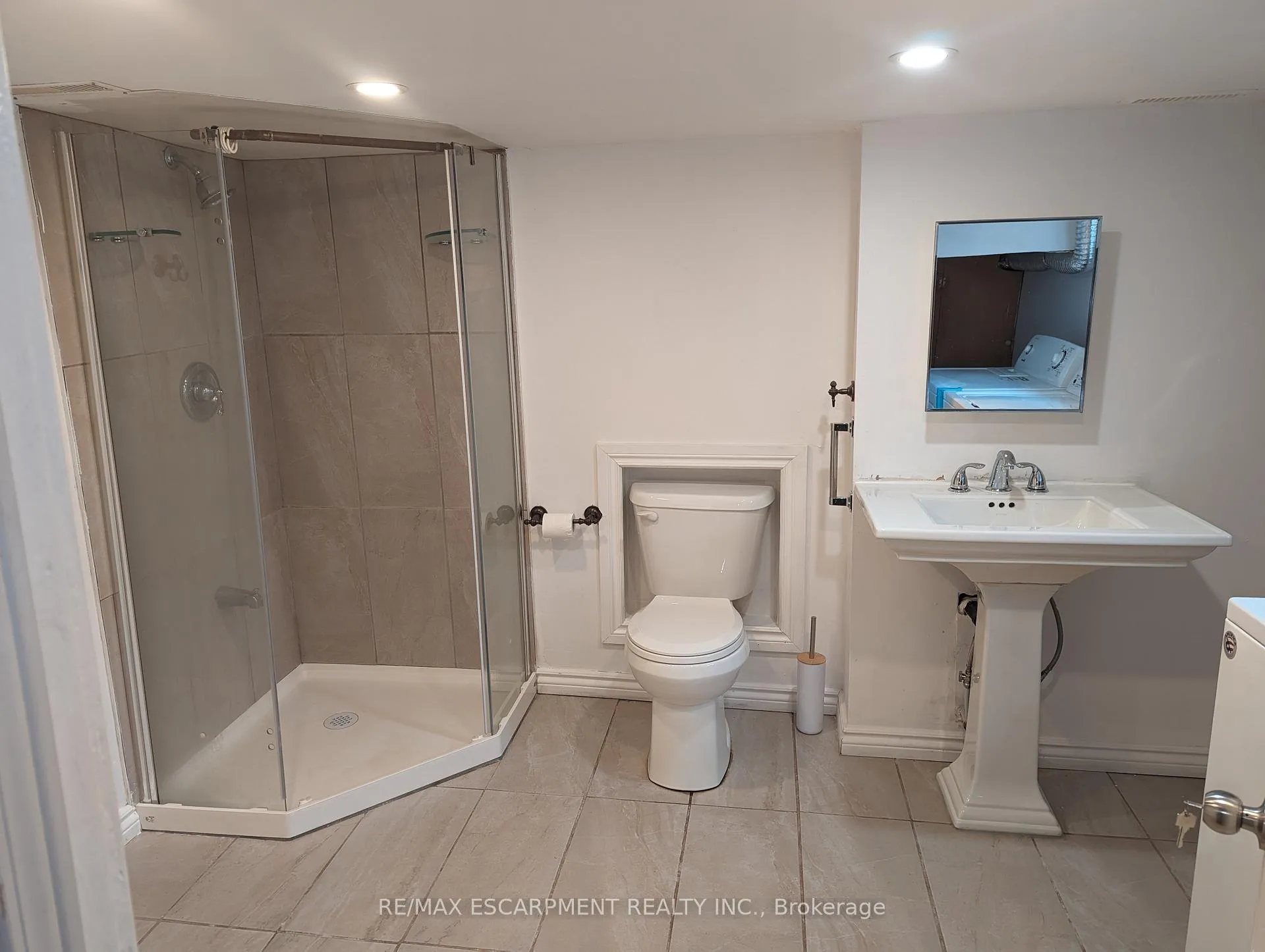 Photo 7 of Unit LOWER, 255 Wallace Avenue S, Welland, Lincoln/Crowland — HOMEH