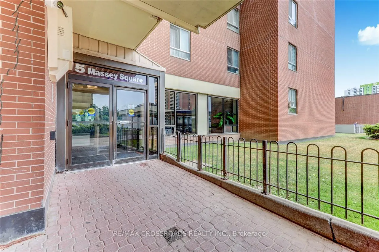 Photo 3 of Unit 910, 5 Massey Square, Toronto, Crescent Town — HOMEH