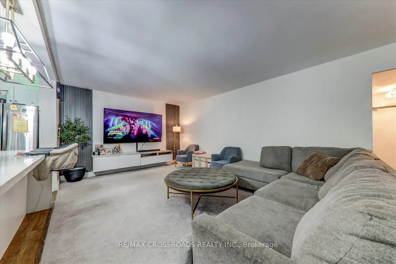 Photo 10 of Unit 910, 5 Massey Square, Toronto, Crescent Town — HOMEH