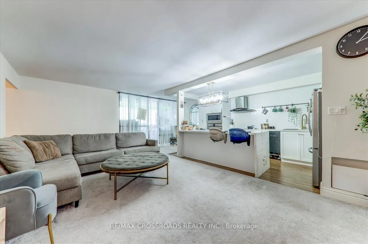 Photo 11 of Unit 910, 5 Massey Square, Toronto, Crescent Town — HOMEH