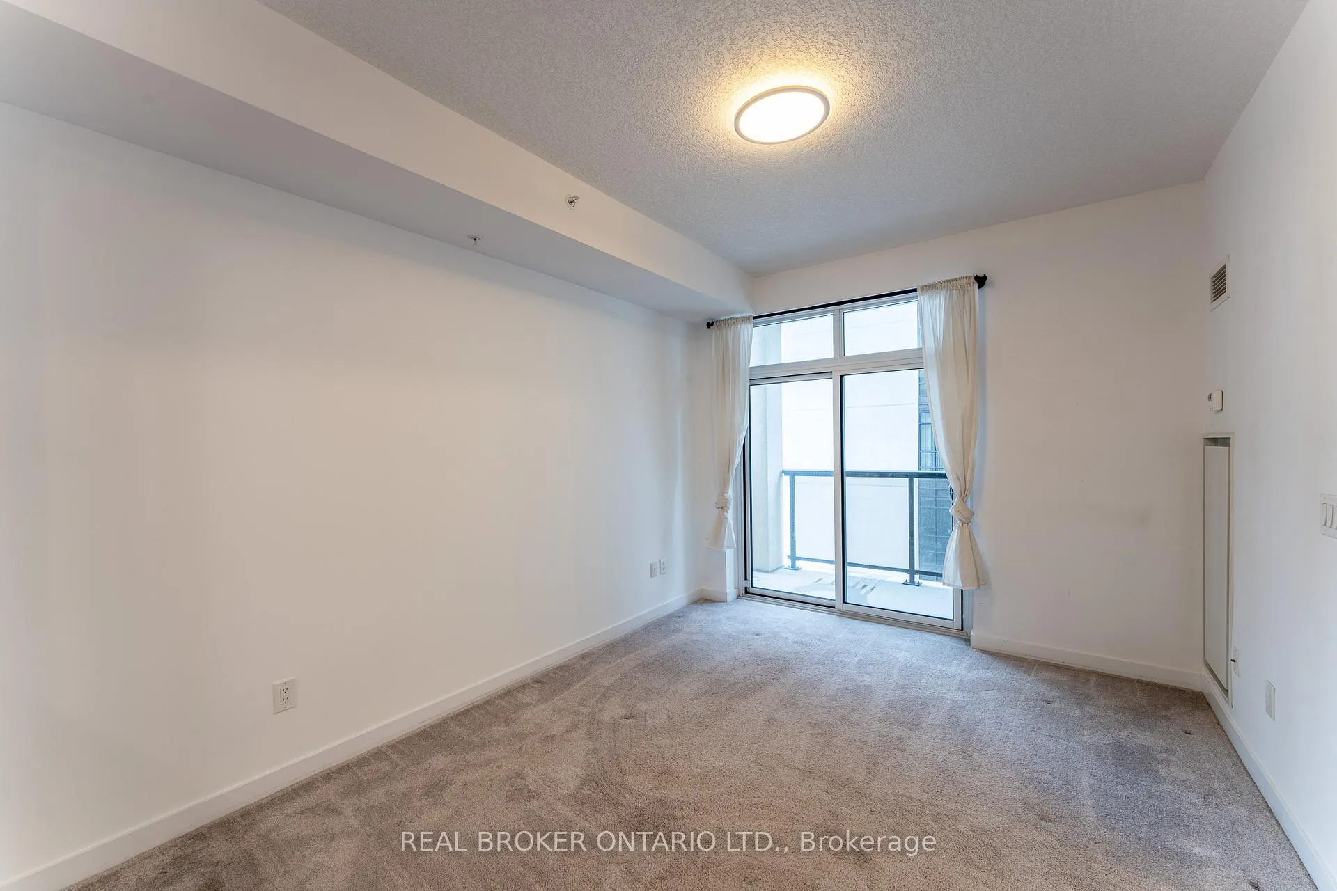 Photo 9 of Unit 703, 81 Robinson Street, Hamilton, Durand — HOMEH
