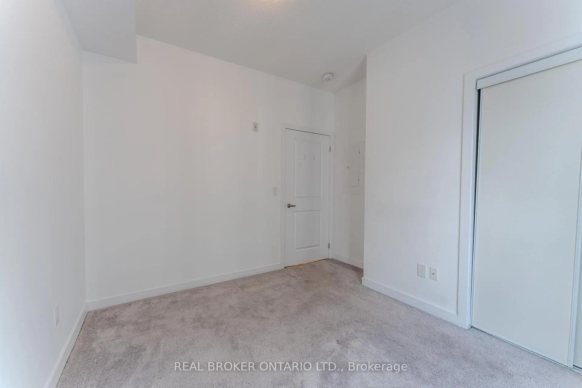 Photo 15 of Unit 703, 81 Robinson Street, Hamilton, Durand — HOMEH