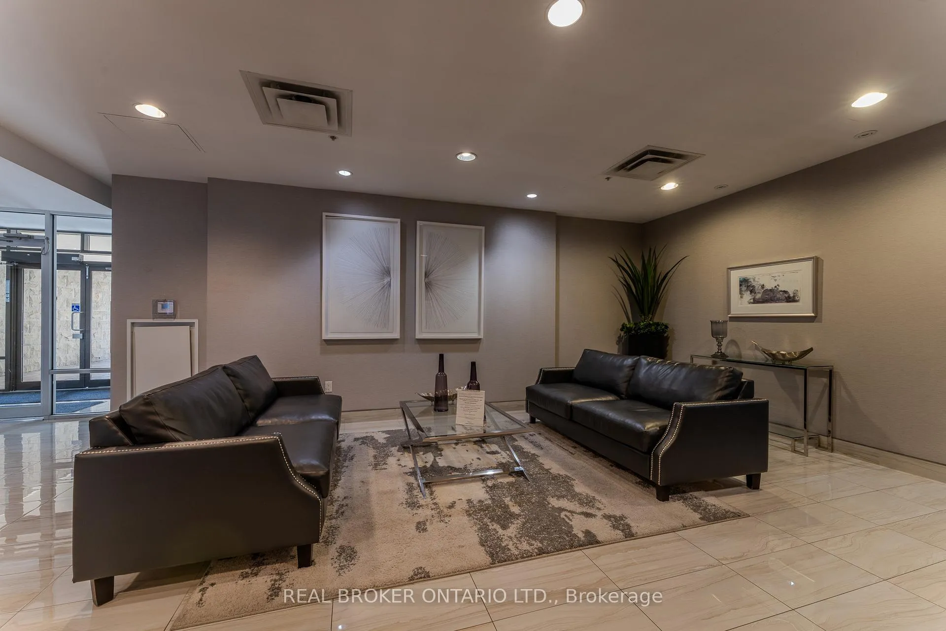 Photo 21 of Unit 703, 81 Robinson Street, Hamilton, Durand — HOMEH