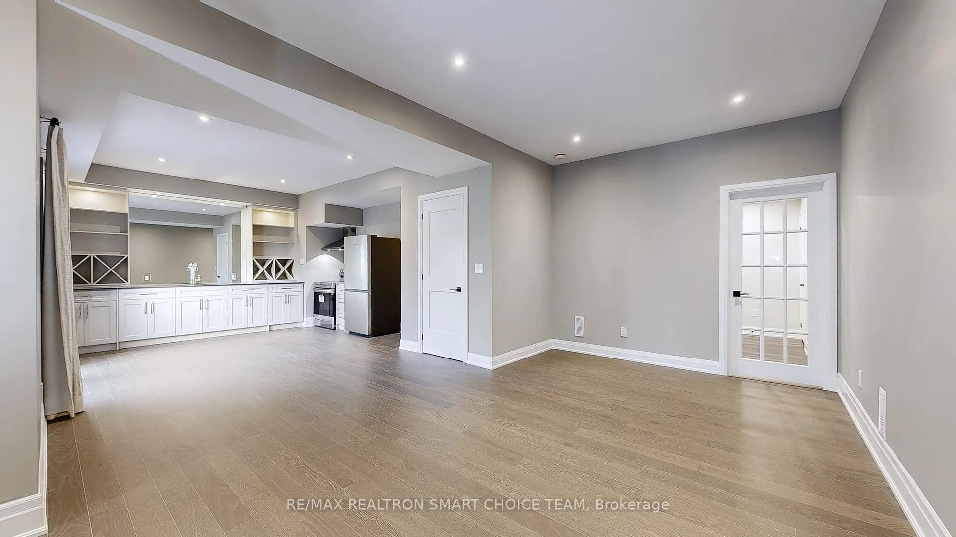 Photo 8 of Unit Bsmt, 87 Black Walnut Court, Aurora, Aurora Estates — HOMEH