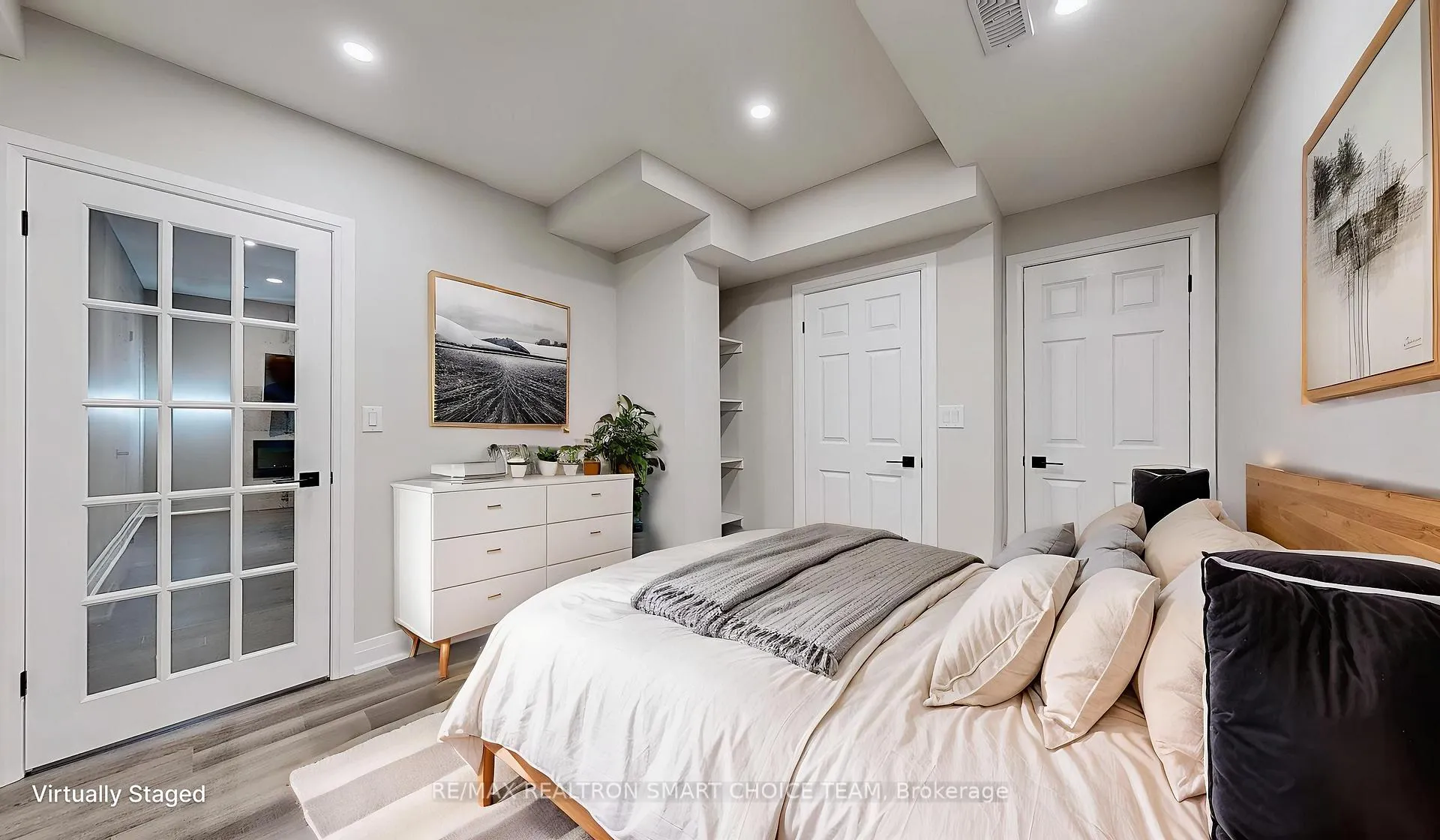 Photo 14 of Unit Bsmt, 87 Black Walnut Court, Aurora, Aurora Estates — HOMEH