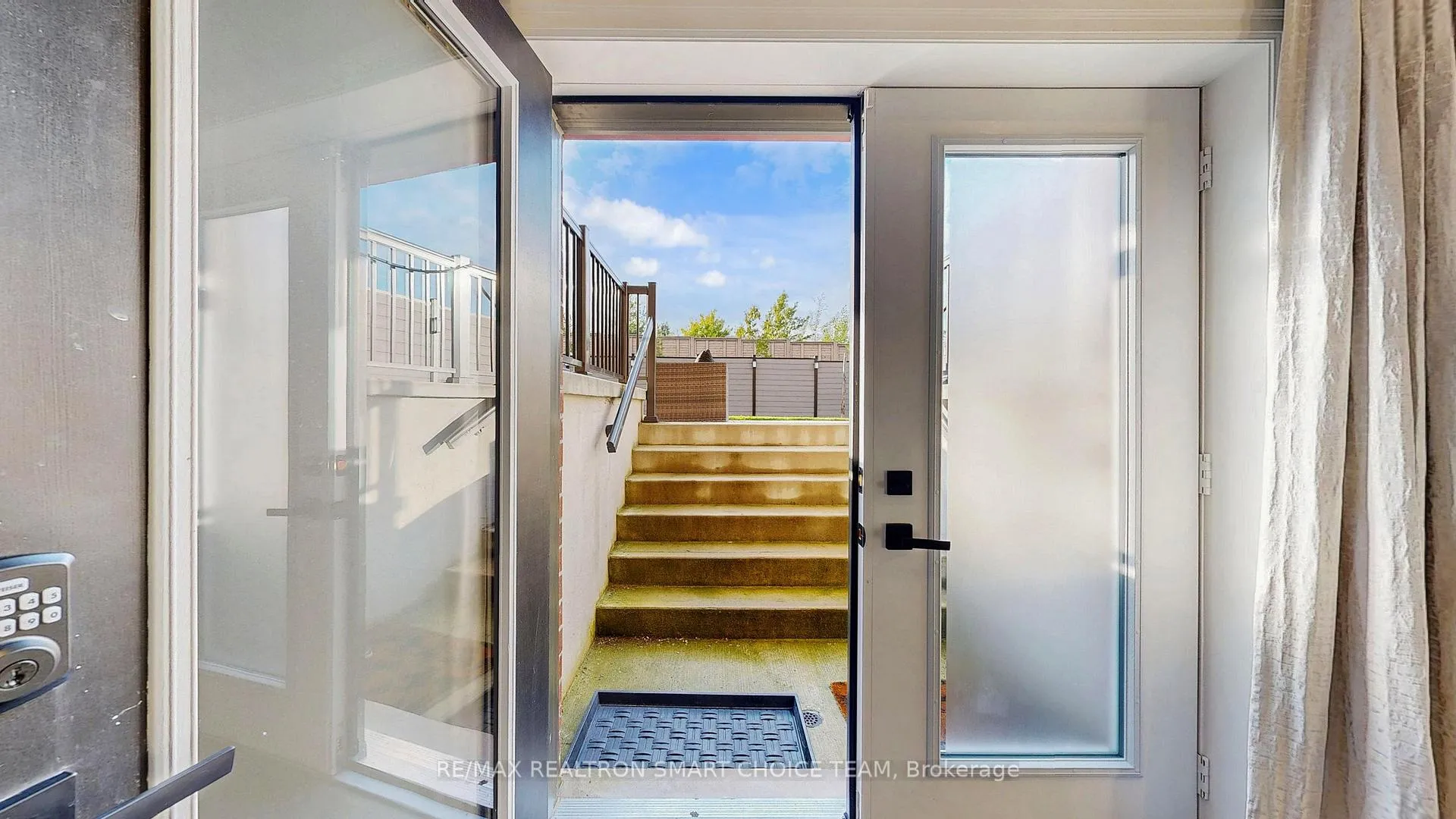 Photo 21 of Unit Bsmt, 87 Black Walnut Court, Aurora, Aurora Estates — HOMEH