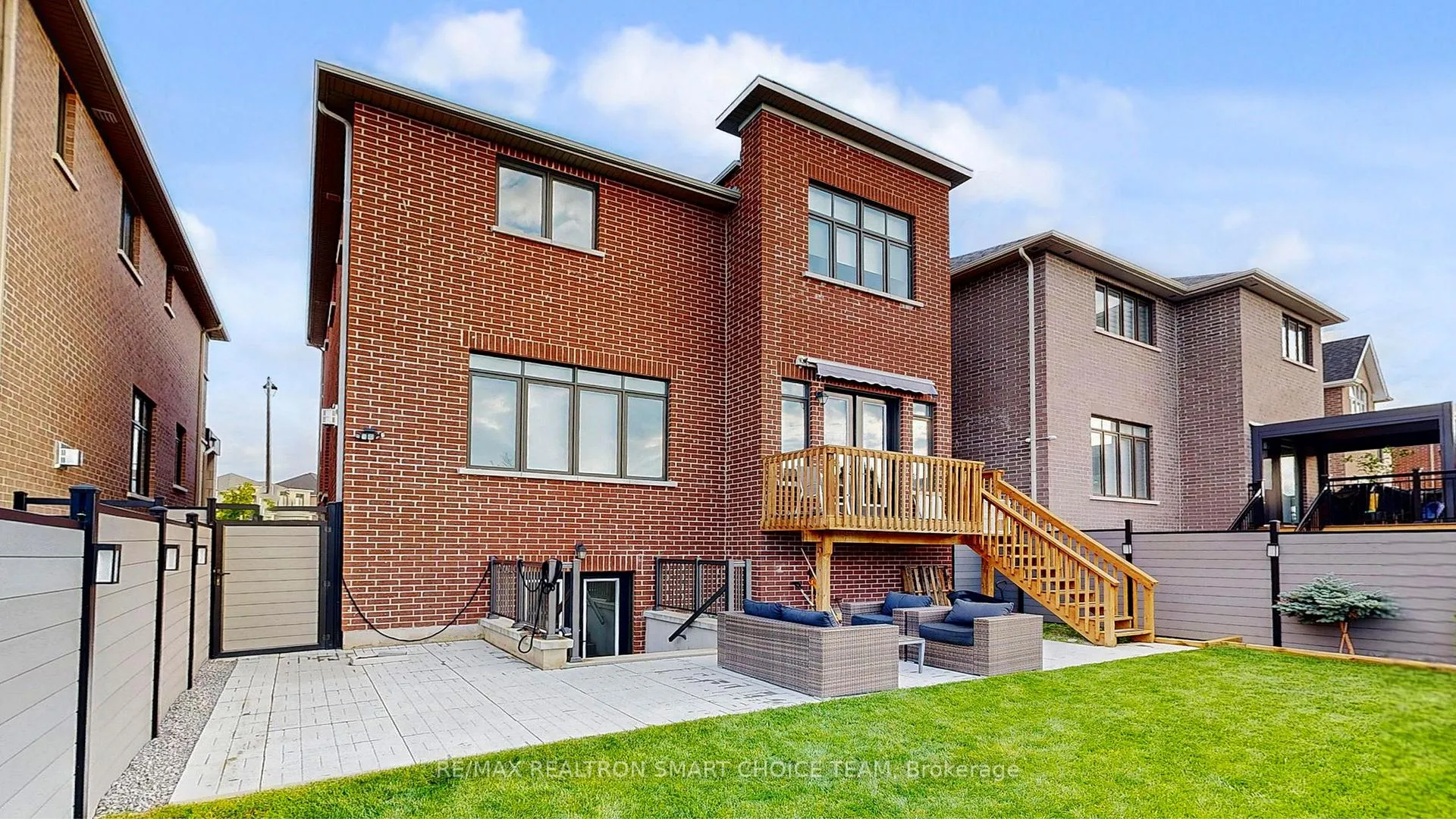 Photo 22 of Unit Bsmt, 87 Black Walnut Court, Aurora, Aurora Estates — HOMEH