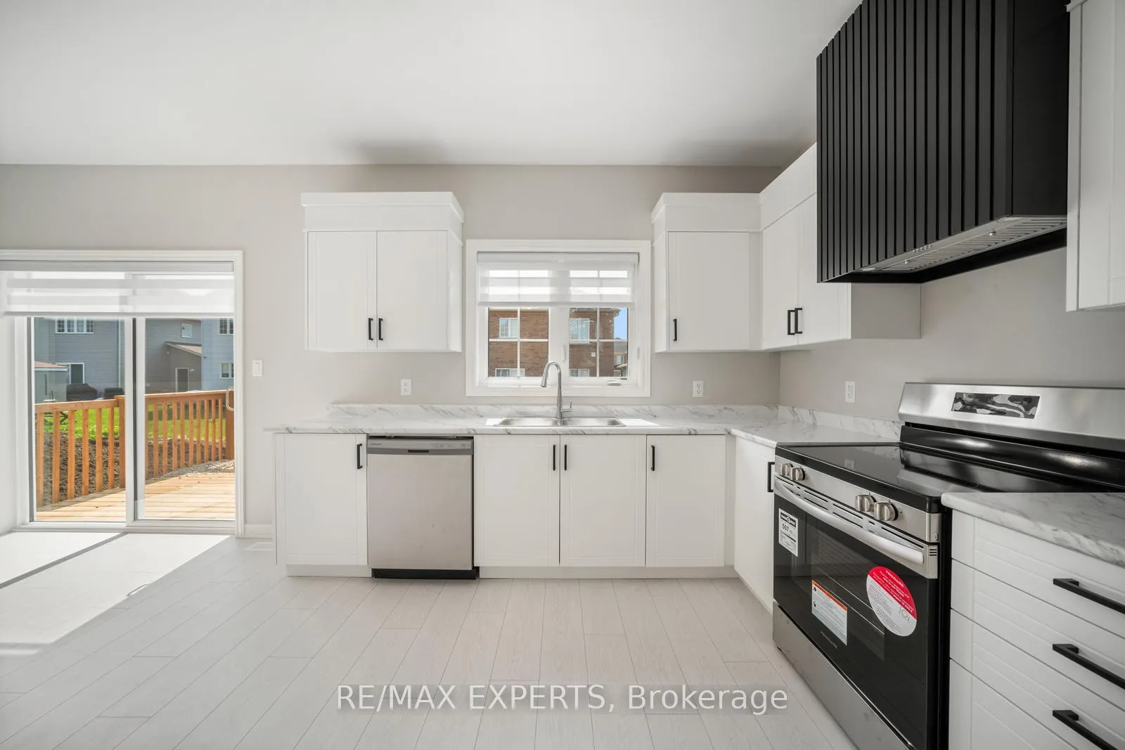 Photo 13 of 216 Cubitt Street, Clearview, Stayner — HOMEH