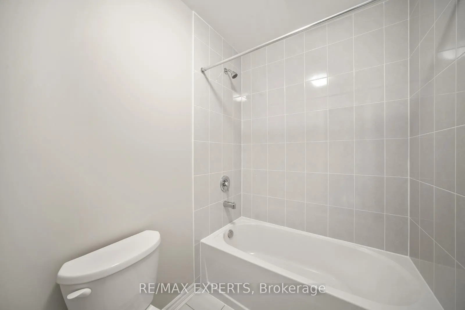 Photo 32 of 216 Cubitt Street, Clearview, Stayner — HOMEH